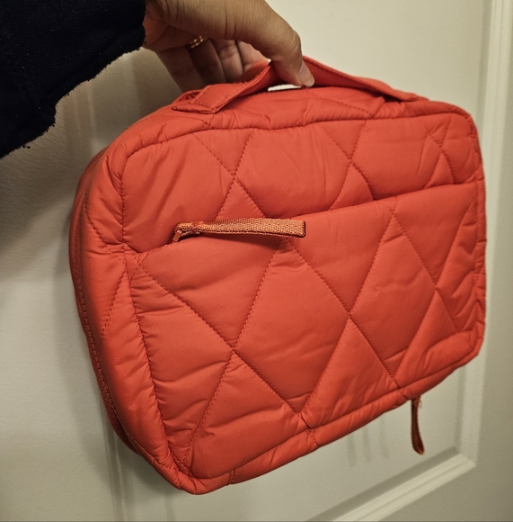 NWT Vera Bradley Hanging Travel Organizer -cayenne - Picture 2 of 6